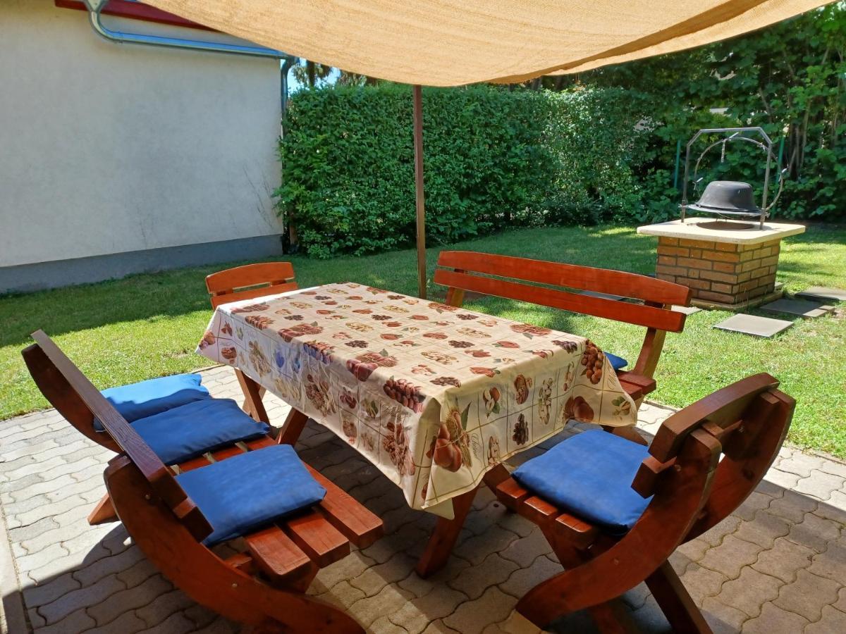 Relax Ii. Vendeghaz Villa Dunapataj Exterior photo